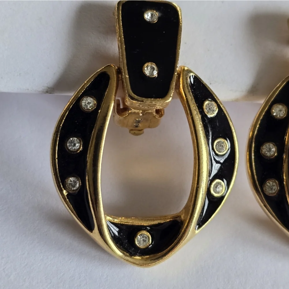 Vintage earrings black enamel hanging loop circle clip on gold tone hoop